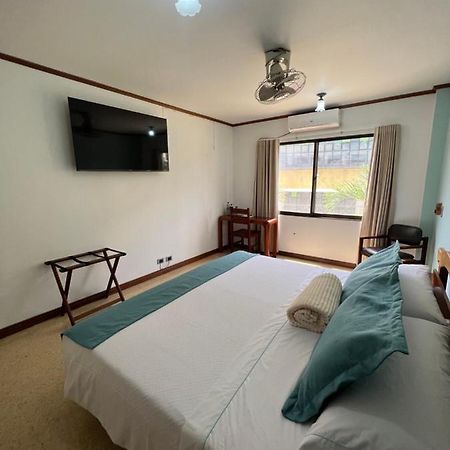 Hotel Caucasia Dış mekan fotoğraf