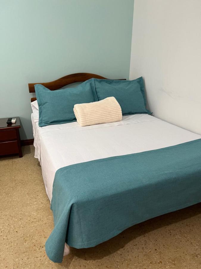 Hotel Caucasia Dış mekan fotoğraf