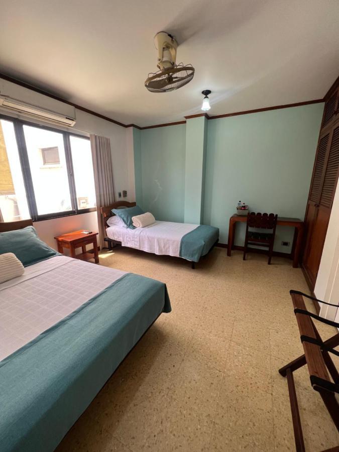 Hotel Caucasia Dış mekan fotoğraf