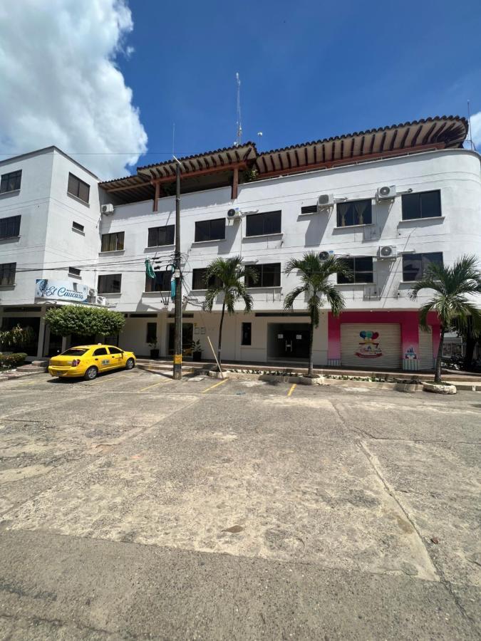 Hotel Caucasia Dış mekan fotoğraf